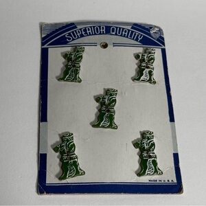 Vintage NOS Superior Quality Buttons Green Figural Boxers Soldiers 1 inch Carded